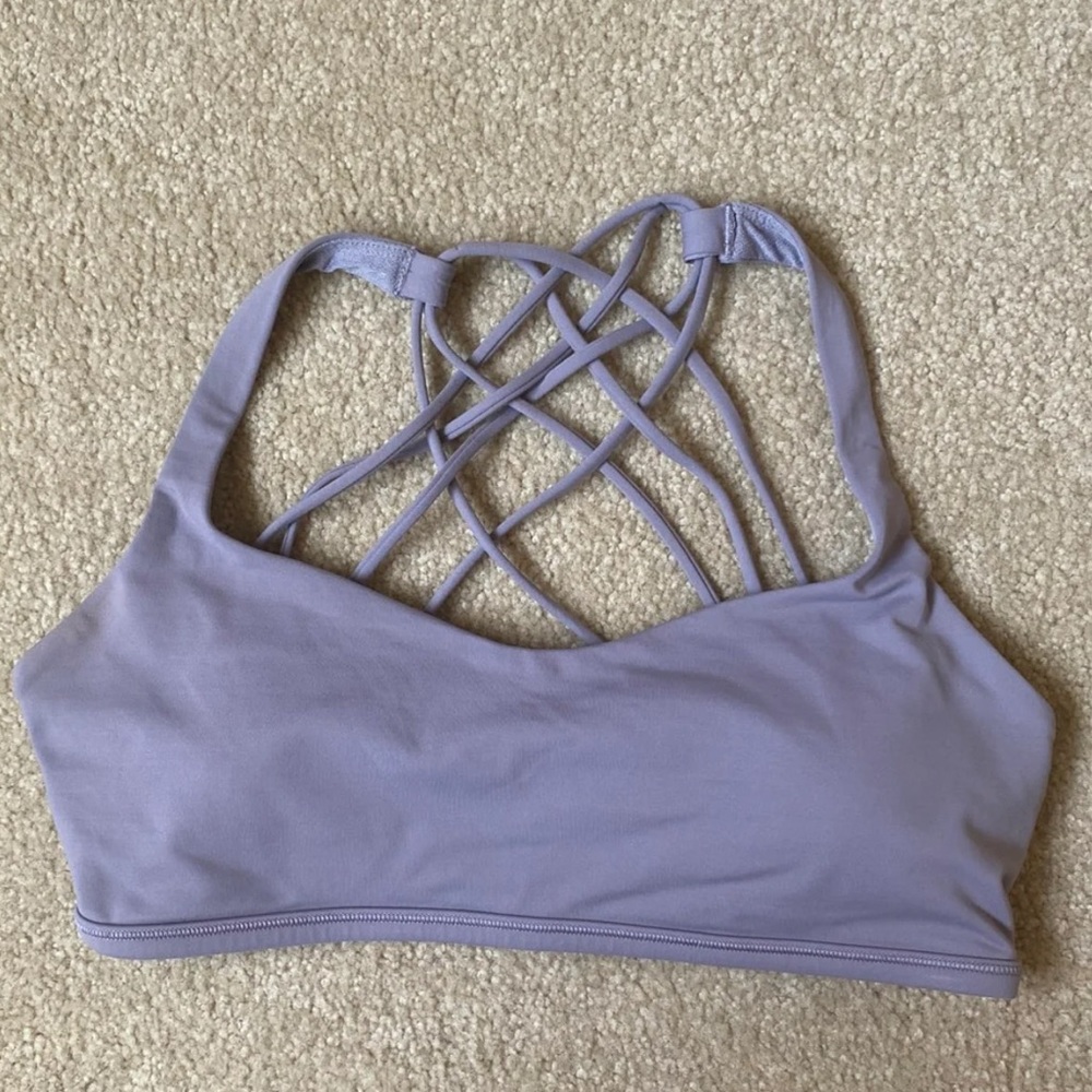 Lululemon sports bra free to be a size 10